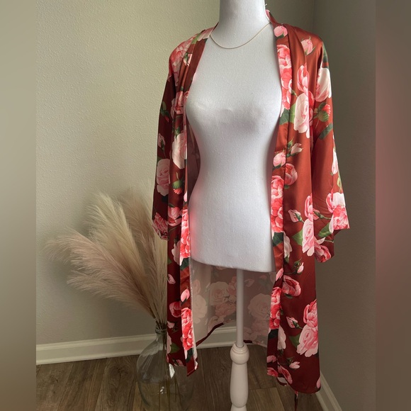 NWT - Red Rose Kimono - Picture 4 of 13